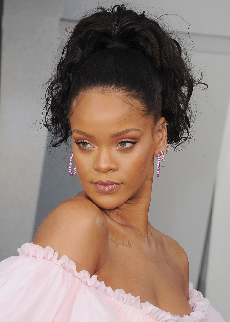 Rihanna wears Chopard to the Valerian premiere in LA, July 17th, 2017_1.jpg
