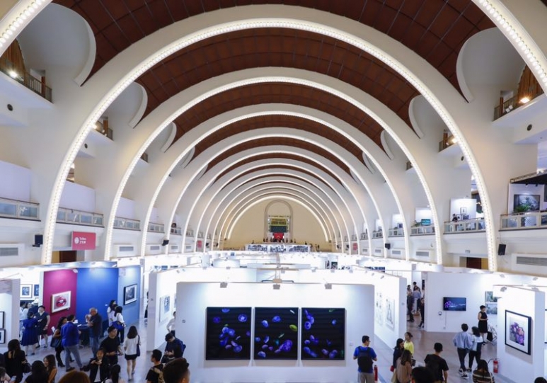 PHOTOFAIRS Shanghai_Main Hall.jpeg