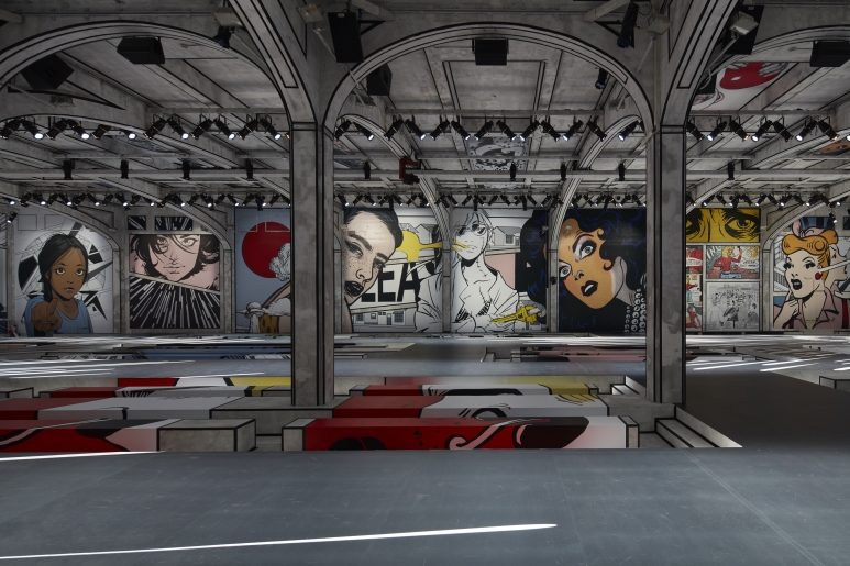Prada+Women%27s+SS18+Fashion+showspace_int+06.jpg