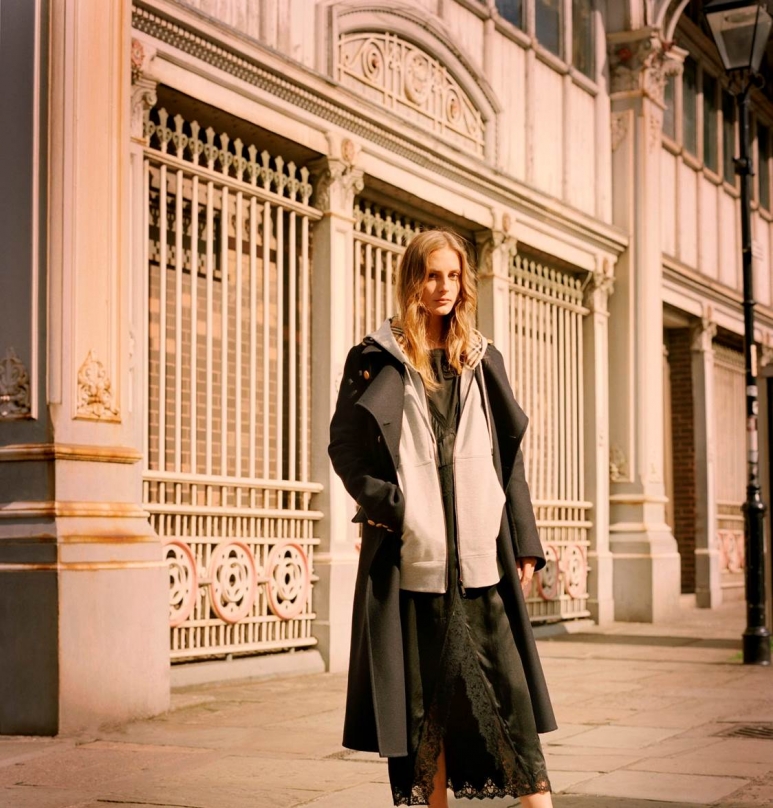1011711_Burberry X Net-A-Porter Exclusive Campaign (1)-.jpg