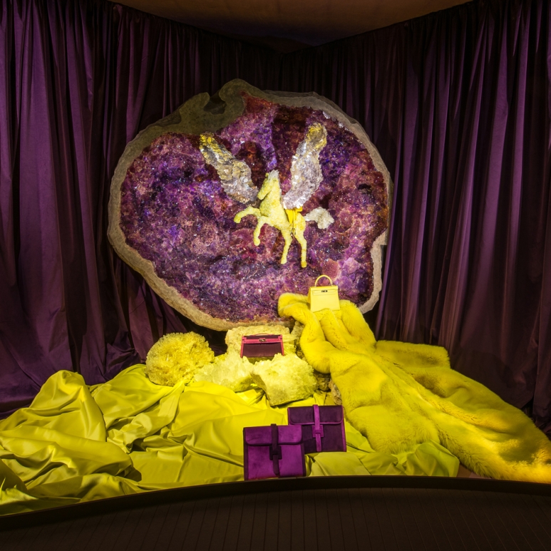 爱马仕将在法国巴黎大皇宫举办一场名为“爱马仕畅游奇境——-LEÏLA-MENCHARI-的梦幻世界”的展览-3.jpg