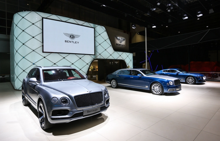 2. 全新添越Bentayga V8领衔 宾利汽车携重磅车型亮相2018年北京国际车展.jpg