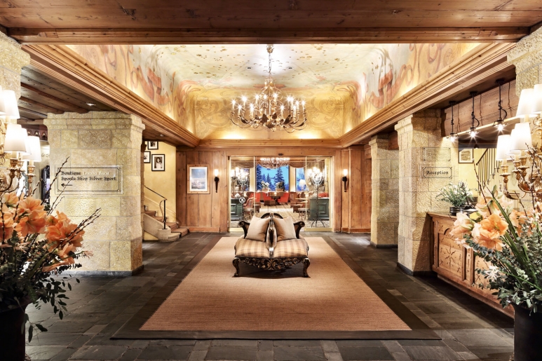 Entry Gstaad Palace 1.jpg