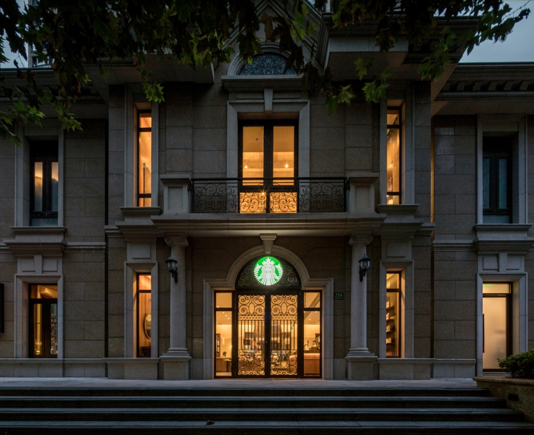 1.嘉御庭社区体验店汲灵感于老上海的花园独栋洋房.jpg