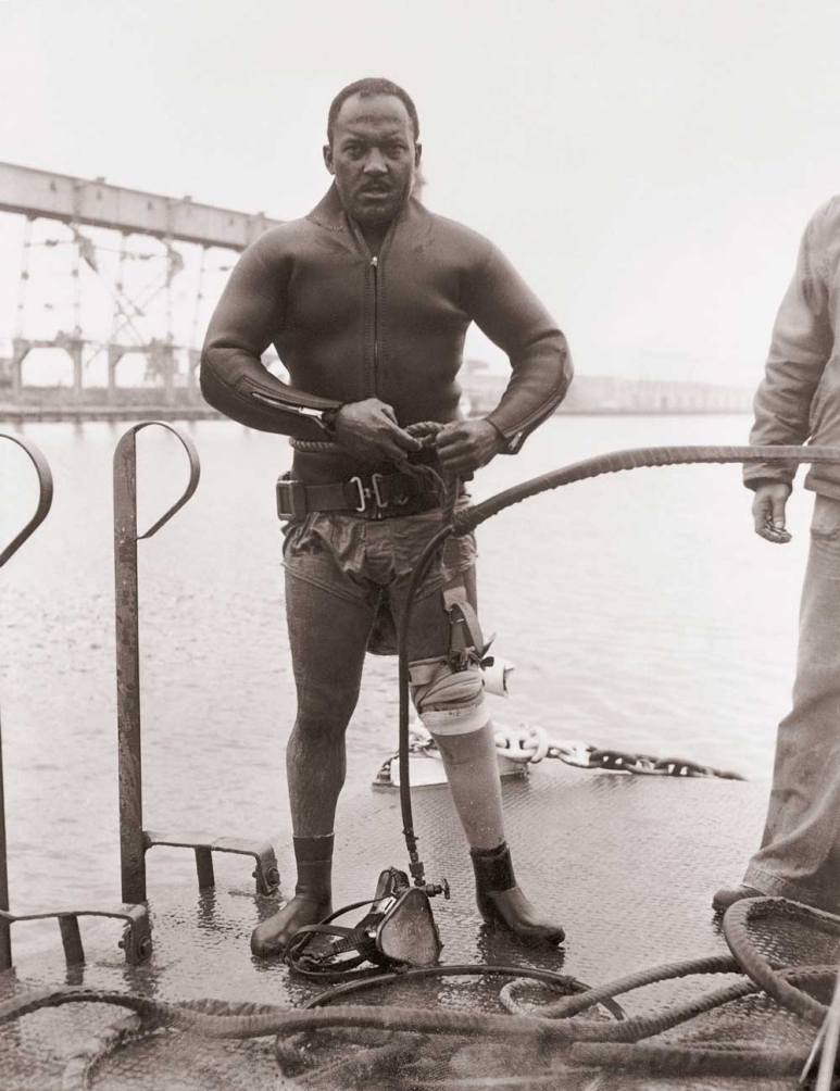 打败了种族歧视、克服了身体残障的Carl-Brashear，被认为是二十世纪最励志的人物之一.jpg