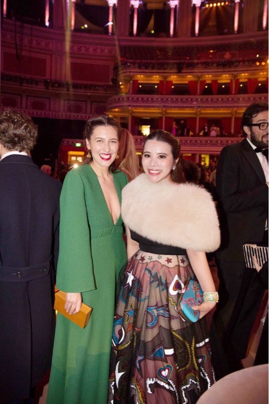 余晚晚与设计师好友Emilia Wickstead.jpg