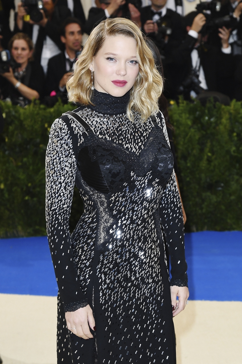 L&eacute;a Seydoux attends the &ldquo;Rei KawakuboComme de Gar_on Art of the In-Between&rdquo; Costume Institute Gala wearing jewelry by Chopard.jpg