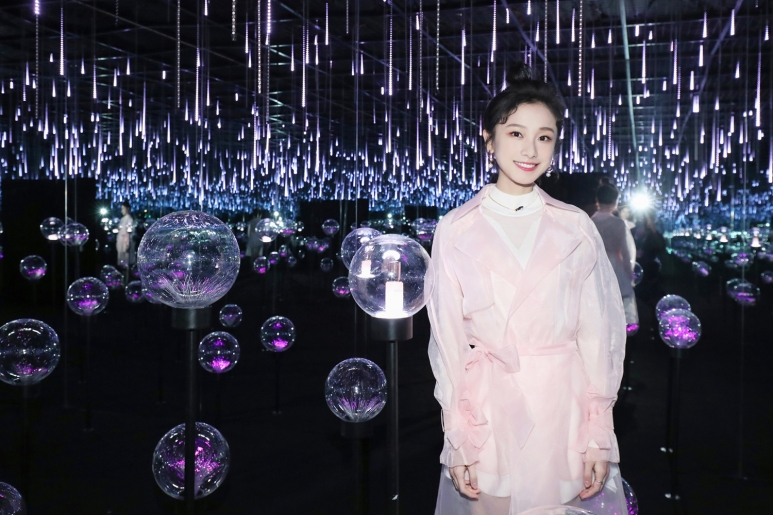 笑颜少女姜梓新.jpg